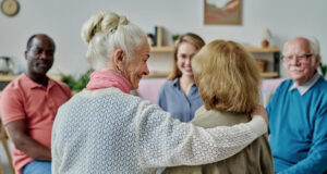 Les dones representen la majoria dels cuidadors i cuidadores a Espanya