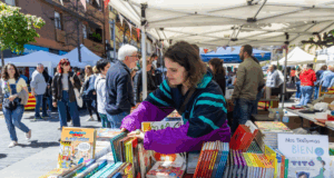 Obre el termini per a la sol·licitud de parades de flors i llibres per la diada de Sant Jordi 2026