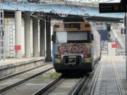 Cop dur a l’R8: descarrila un tren de mercaderies i talla la connexió entre Cerdanyola UAB i Martorell