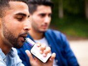 Vapejar no és innocu: l’alerta dels pneumòlegs davant l’auge de la nicotina entre els joves