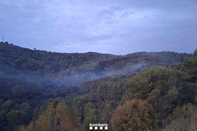 A l'incendi de la serra de Collserola, les tasques evolucionen favorablement